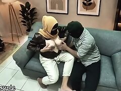 Hijab Office secretary blowjob her Boss for poromtion